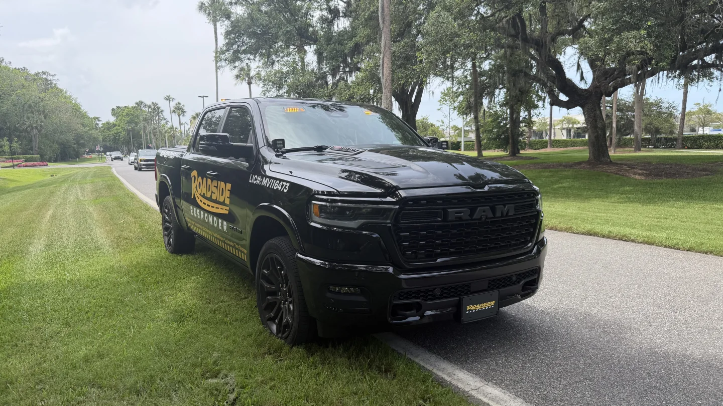 Roadside Responder providing mobile flat tire assistance