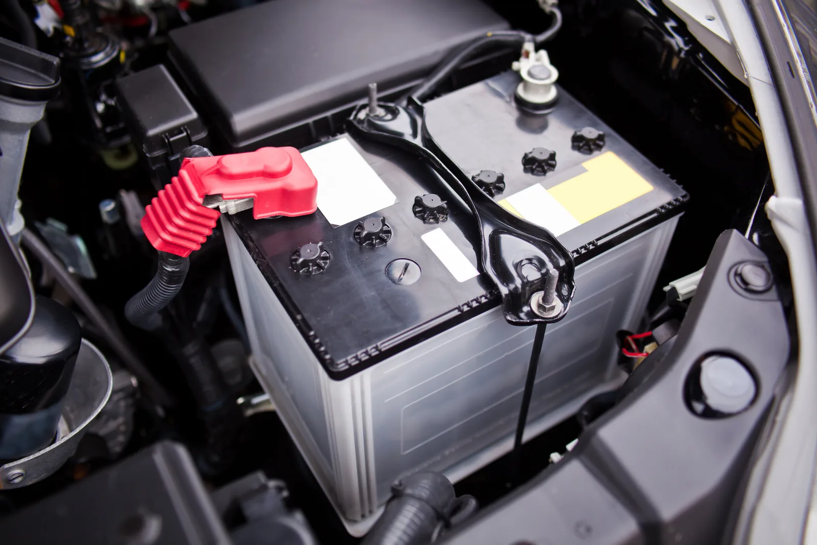 Roadside Responder helping with a jump start and battery issue in Northeast Florida